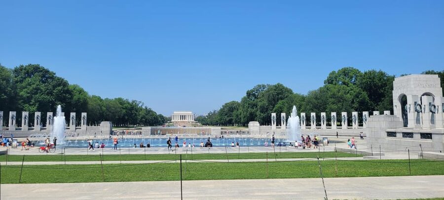 Private Washington DC Grand Tour with Changing of the Guard. - The Capitol and the ceremonial heart of the Mall