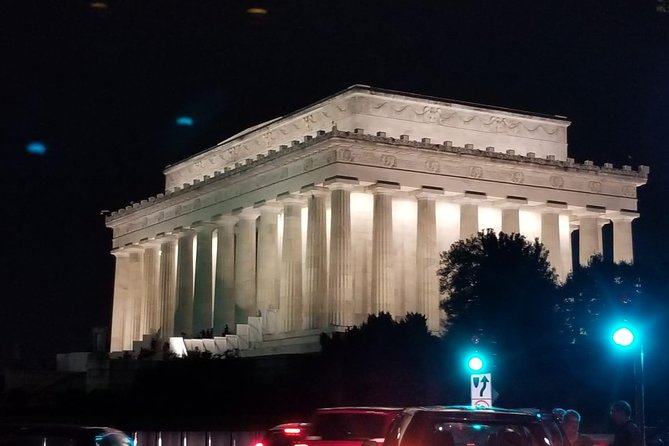 Private Washington DC Night Tour with Stops at 6 Top Sites - The White House and Capitol: two quick photo stops