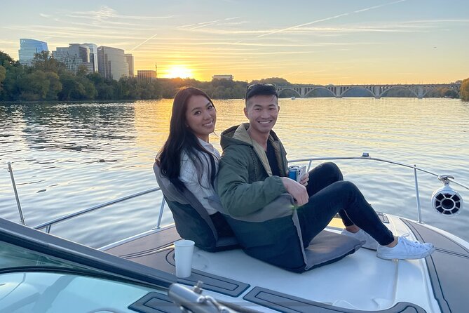 Private Yacht Tour along Washington DC Waterfront - Georgetown, the Three Sisters, and Roosevelt Island