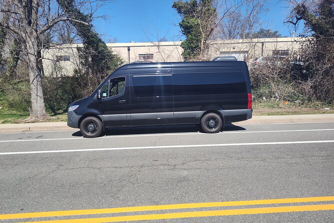 Roberts Luxury Transportation Shuttle Private Sightseeing Tour - Starting at Georgetown and settling into the van