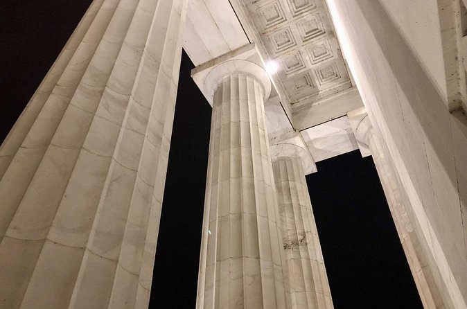 Small Group Washington DC Night Tour - Martin Luther King, Jr. Memorial and the Lincoln Memorial