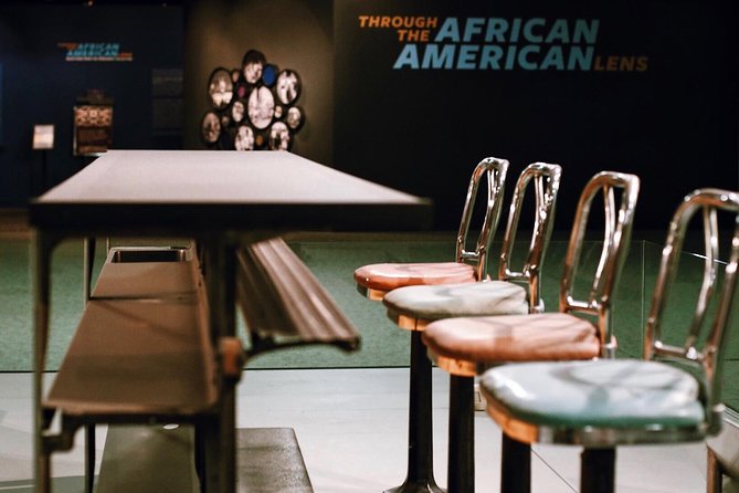 Smithsonian Museum of American History Exclusive Guided Tour - What the guides add to the museum
