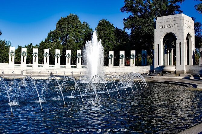 The National Mall Private 2.5-hour Evening Tour in Washington DC - The Washington Monument and World War II Memorial