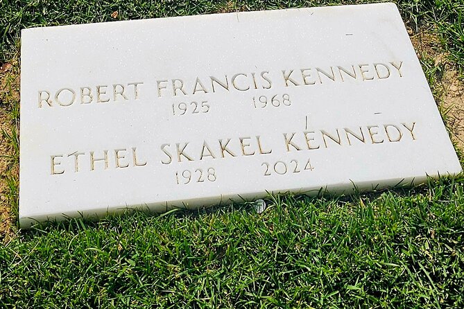Visit Arlington National Cemetery with one of DC's best guides! - Getting to the Welcome Center