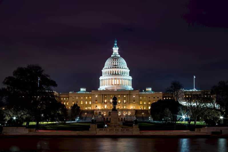 Washington After Dark Night Tour - The Capitol stop, 15 minutes beneath the dome
