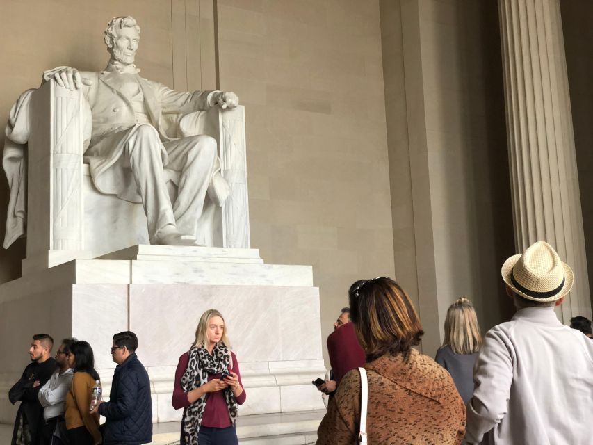 Washington, D.C: National Mall Tour with Monument Ticket - The Thomas Jefferson library and Gutenberg Bible detail