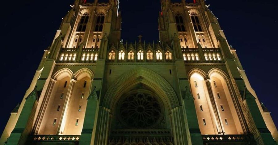 Washington DC: After Dark Night-Time Sightseeing Tour - Starting at the Hyatt Regency