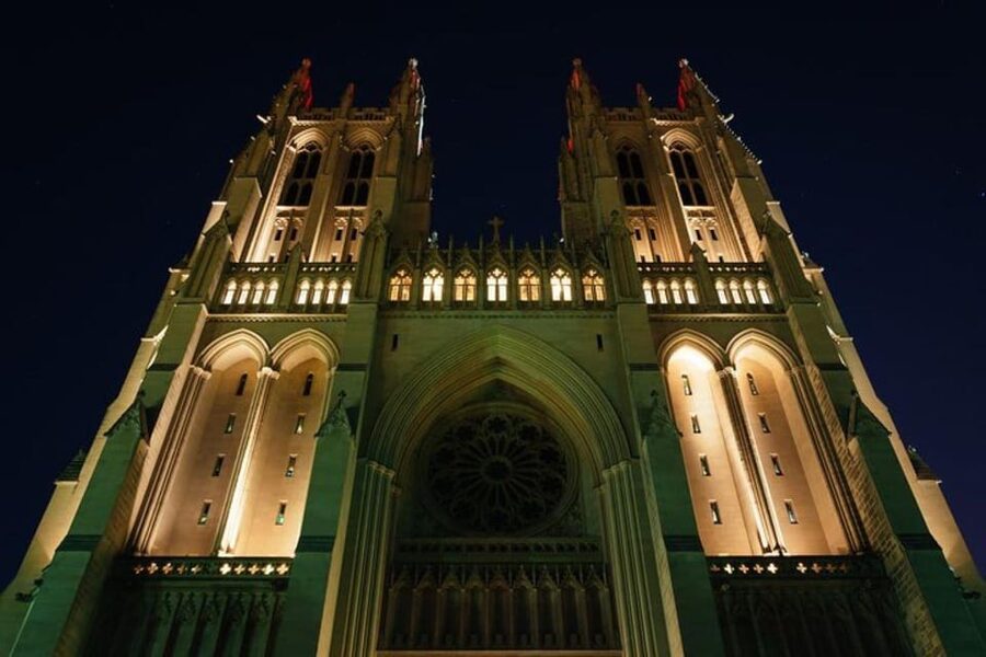 Washington DC: After Dark Night-Time Sightseeing Tour - What the guide adds to the ride