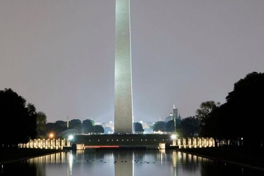 Washington DC: After Dark Night-Time Sightseeing Tour - The U.S. Capitol sets the tone