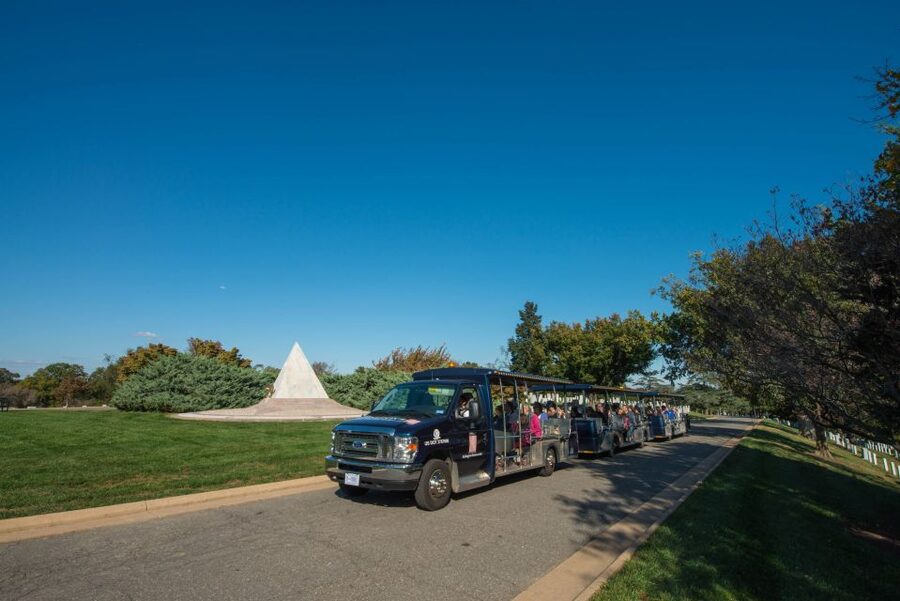 Washington DC: Arlington Nat. Cemetery Ticket & Tram Tour - The Tomb of the Unknown Soldier