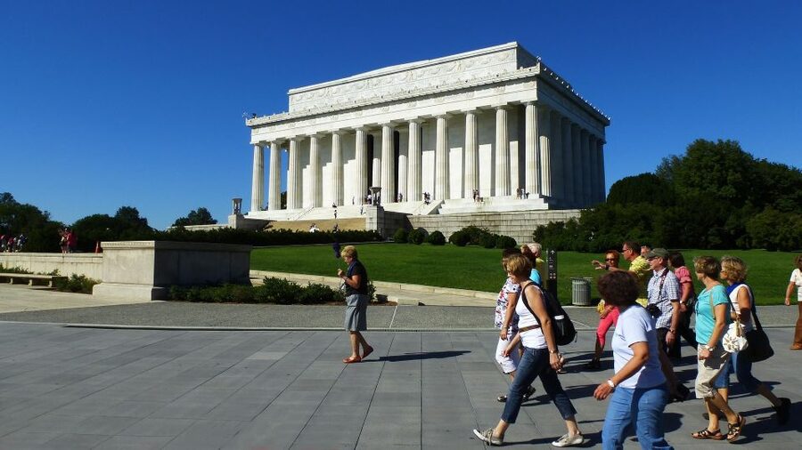 Washington DC: Cherry Blossom Walking Tour - The Tidal Basin and the 1912 cherry tree gift