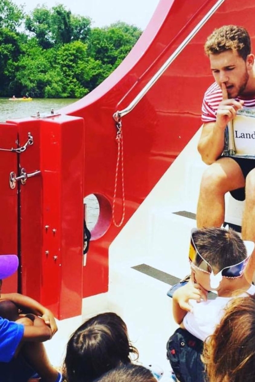 Washington DC: Family Treasure Hunt River Cruise - The small galley and what to bring