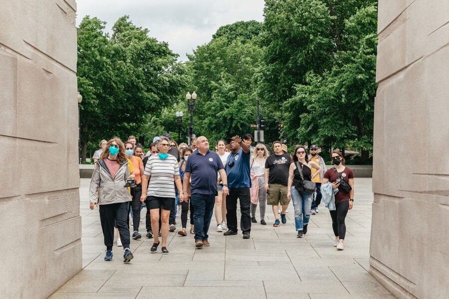 Washington, DC: Full-Day Tour with a Scenic River Cruise - Guides make the biggest difference