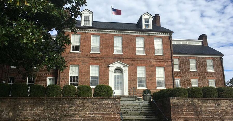 Washington, DC: Georgetown Architecture Walking Tour - Starting at Baked & Wired and the C&O Canal