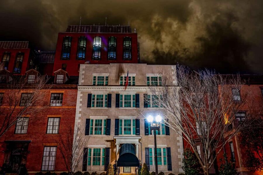 Washington, DC: Ghosts and Spirits Haunted Walking Tour - Starting behind the Treasury Building
