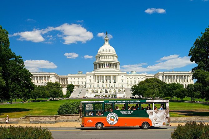 Washington DC Hop-On Hop-off Trolley Tour with 15 Stops - Union Station and Capitol Hill: stops 1 and 2