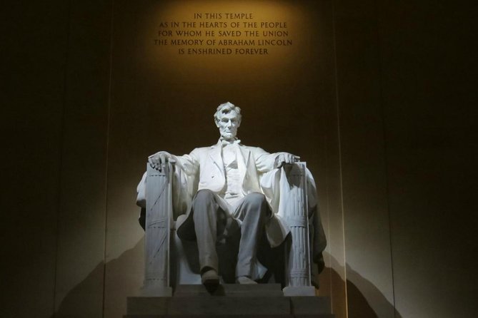 Washington DC Minibus City Night Tour - Korean War Veterans Memorial and FDR Memorial