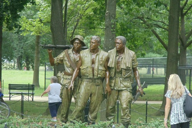 Washington DC Monuments self-guided walking tour & scavenger hunt - Constitution Gardens and the route toward the memorials