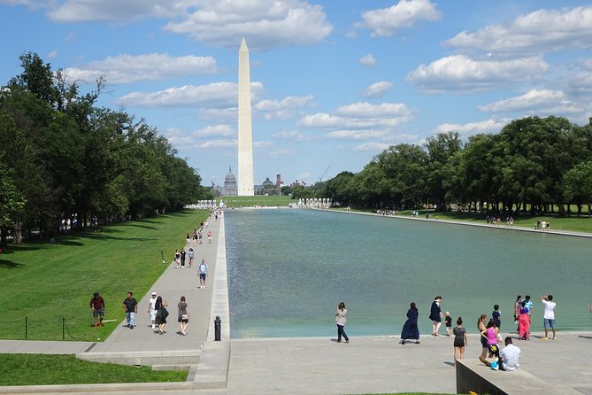 Washington DC Monuments self-guided walking tour & scavenger hunt - Who gets the best value for $44.85