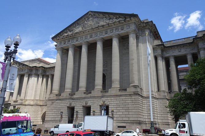 Washington DC Museums self-guided walking tour & scavenger hunt - American history, the FBI building, and the Archives