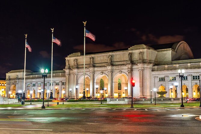 Washington DC Neighborhoods Personalized Self-Guided App Tour - Capitol Hill connects courts, presidents, and public power