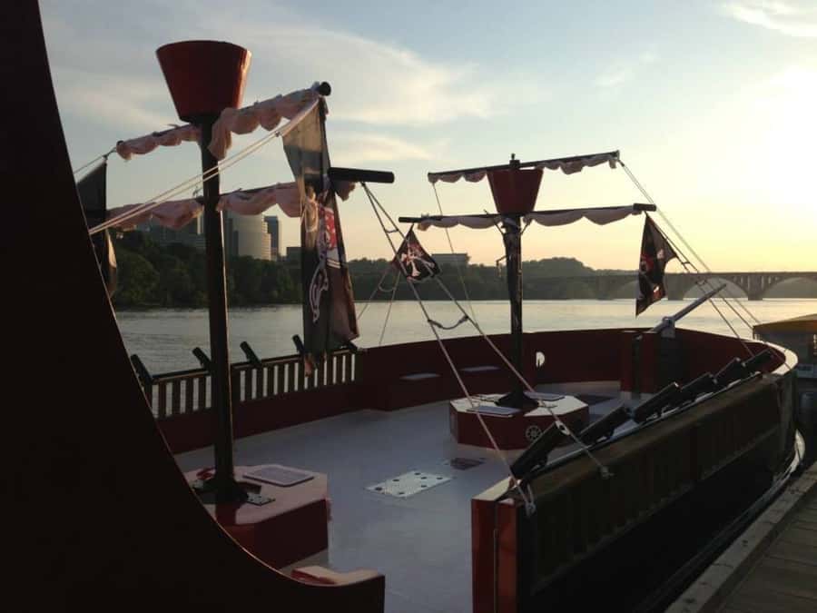 Washington DC: Pirate Ship Cruise with Open Bar - Weather, clothing, and comfort