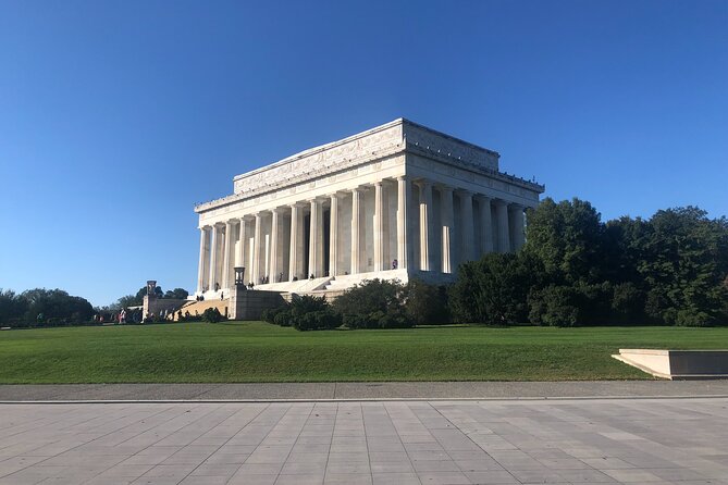 Washington DC Private Guided Bus Day Tour with Step Off Guide - The White House at 1600 Pennsylvania Avenue