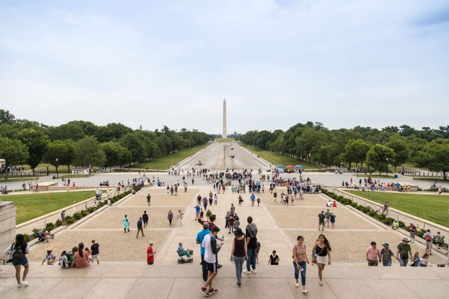Washington, DC: Private National Mall Walking Tour - World War II Memorial and the meaning of remembrance