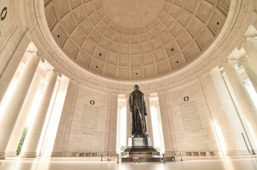 Washington DC: River Cruise & DC City Tour + Entry Ticket - White House photos and city landmarks from the coach
