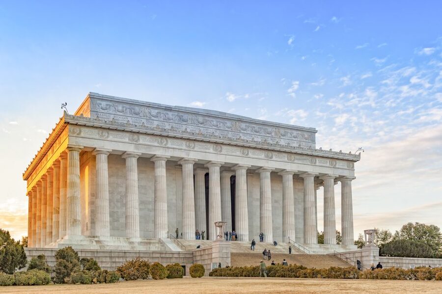 Washington DC: River Cruise & DC City Tour + Entry Ticket - The National Mall memorials, from World War II to Vietnam