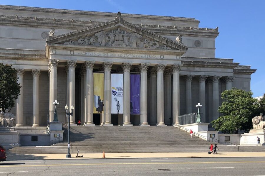 Washington DC: Sightseeing Tour with Potomac River Cruise - Starting at the Capitol’s grand front door