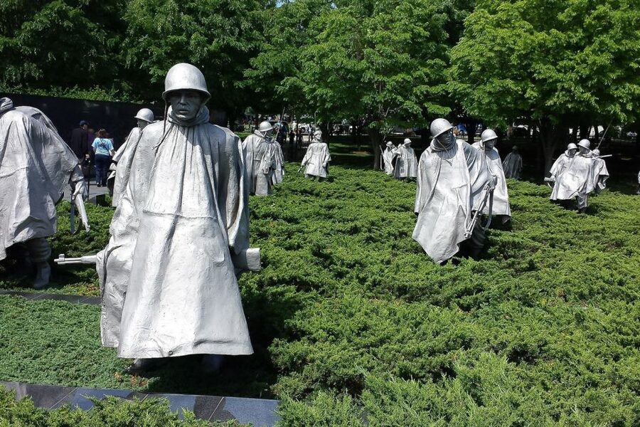 Washington DC: Sightseeing Tour with Potomac River Cruise - The memorials that give the tour its emotional weight