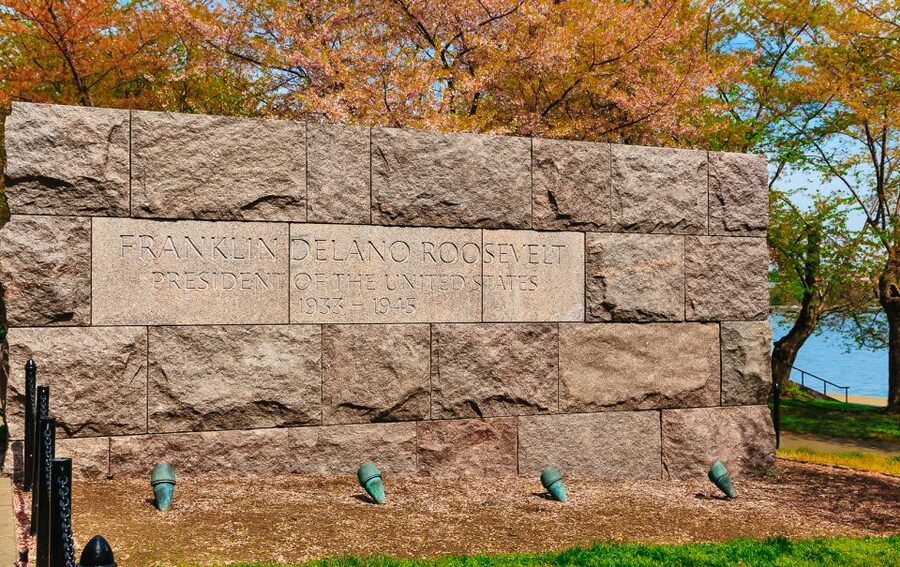 Washington DC: Sightseeing Tour with Potomac River Cruise - Seeing Washington from the Potomac
