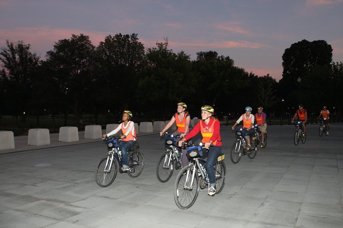 Washington DC Sites at Night Guided Bicycle Tour - MLK Memorial and the Tidal Basin Ride