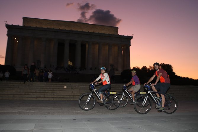 Washington DC Sites at Night Guided Bicycle Tour - FDR Memorial and Jefferson Memorial