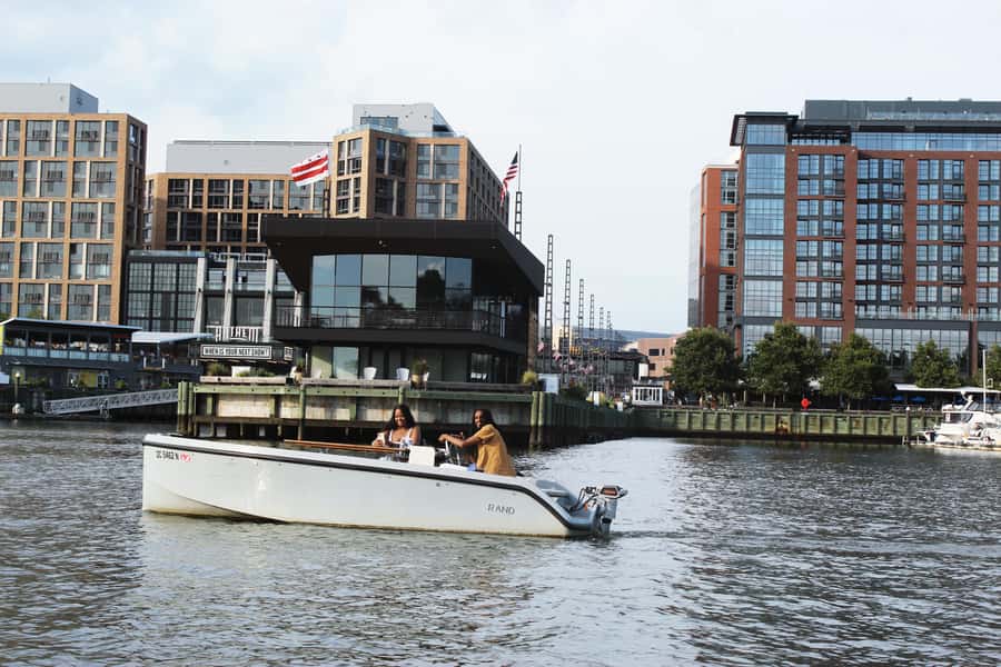 Washington DC: The Wharf Self-Driven Boat Tour with Map - What the 15-minute safety briefing really means