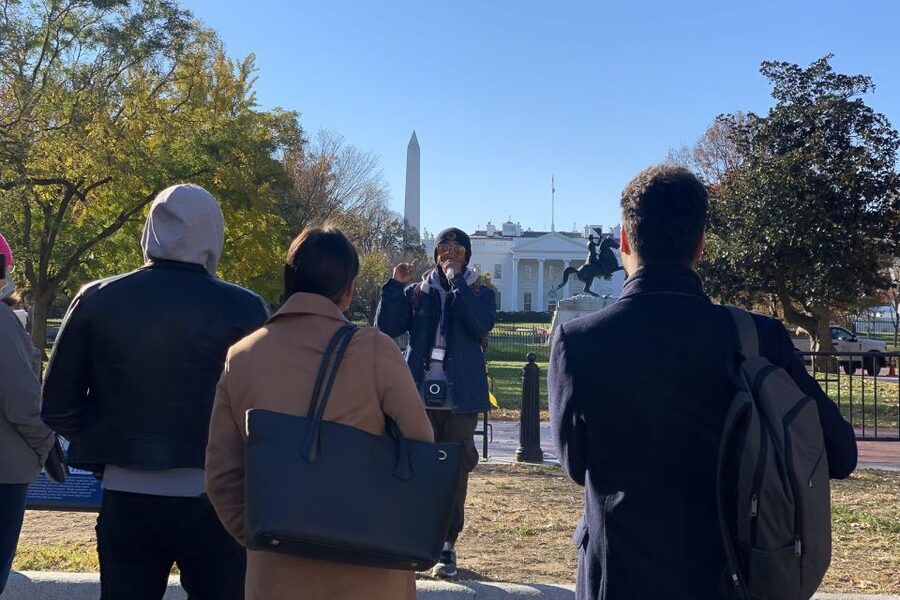 Washington DC: Walking Tour and African American Museum - Entering the National Museum of African American History and Culture